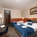 Rejs Tylko 30 Metrow Do Plazy 3*