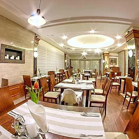 Hotel Rejs Tylko 30 Metrow Do Plazy